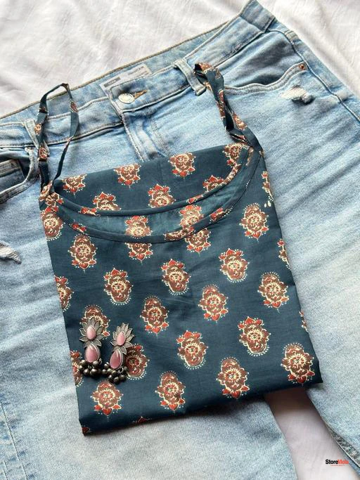 Trendy Sleeveless Indigo Printed A-Line Kurti – Boho Fusion Rayon Ethnic Top for Women